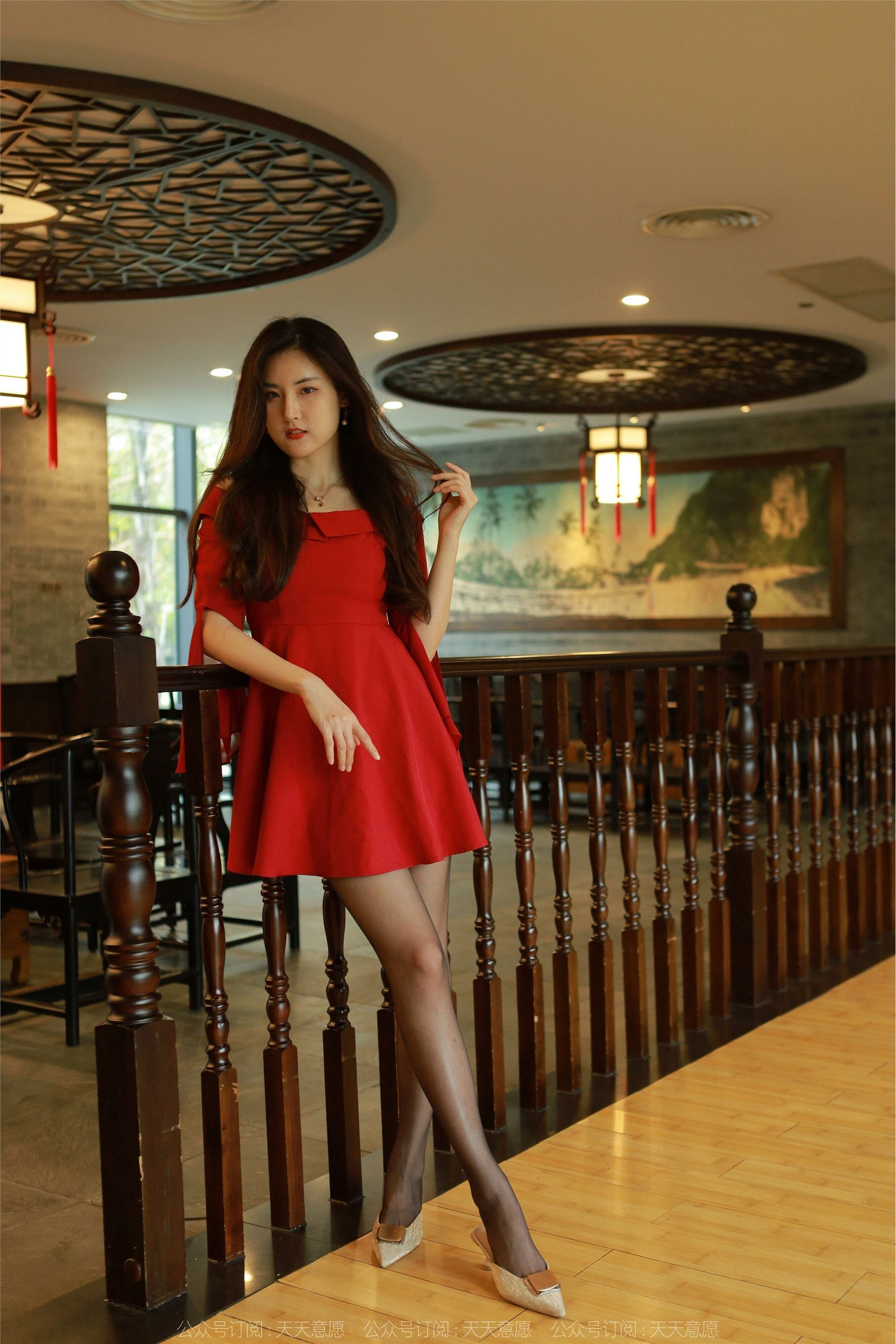 IESS异思趣向  2022.05.08 丝享家 1082：小宝《红裙女神》